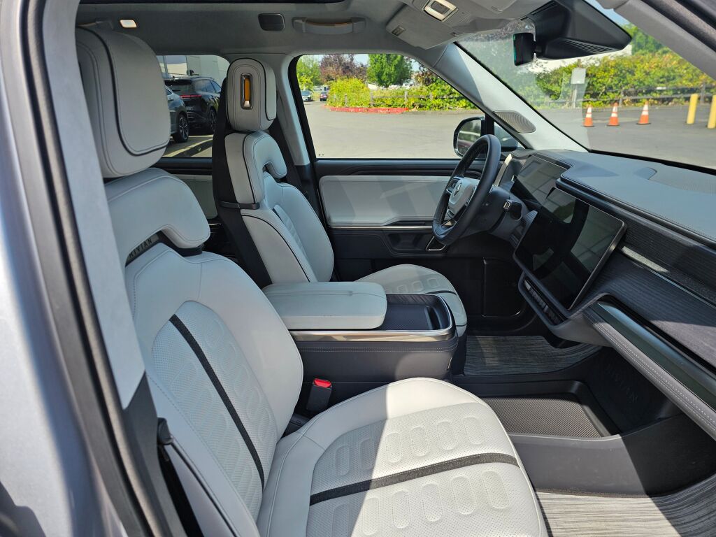 2023 Rivian R1S Adventure photo 10