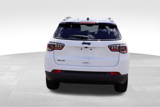 2025 Jeep Compass Limited photo 2