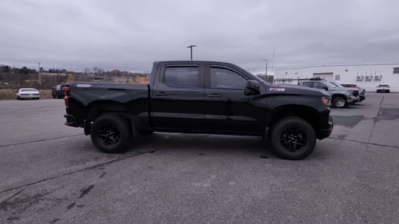 2022 Chevrolet Silverado 1500 Custom Trail Boss photo 3