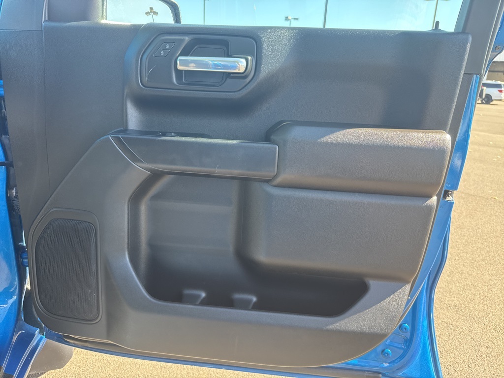 2023 Chevrolet Silverado 1500 Custom photo 26