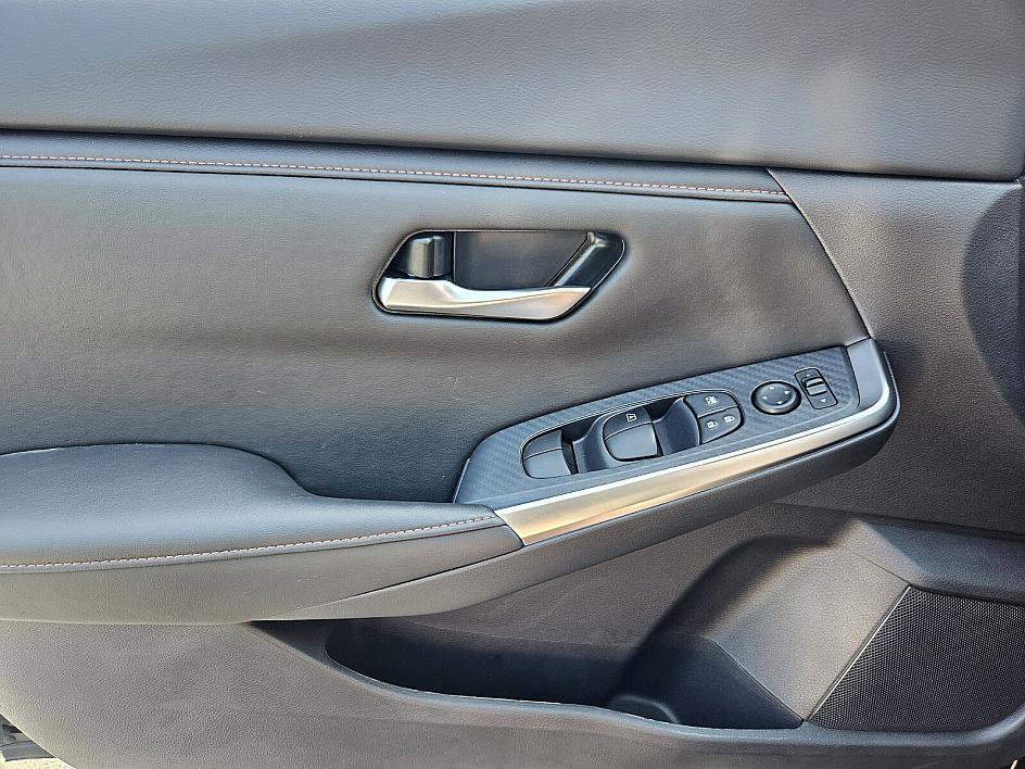 2025 Nissan Sentra SR Midnight Edition photo 29