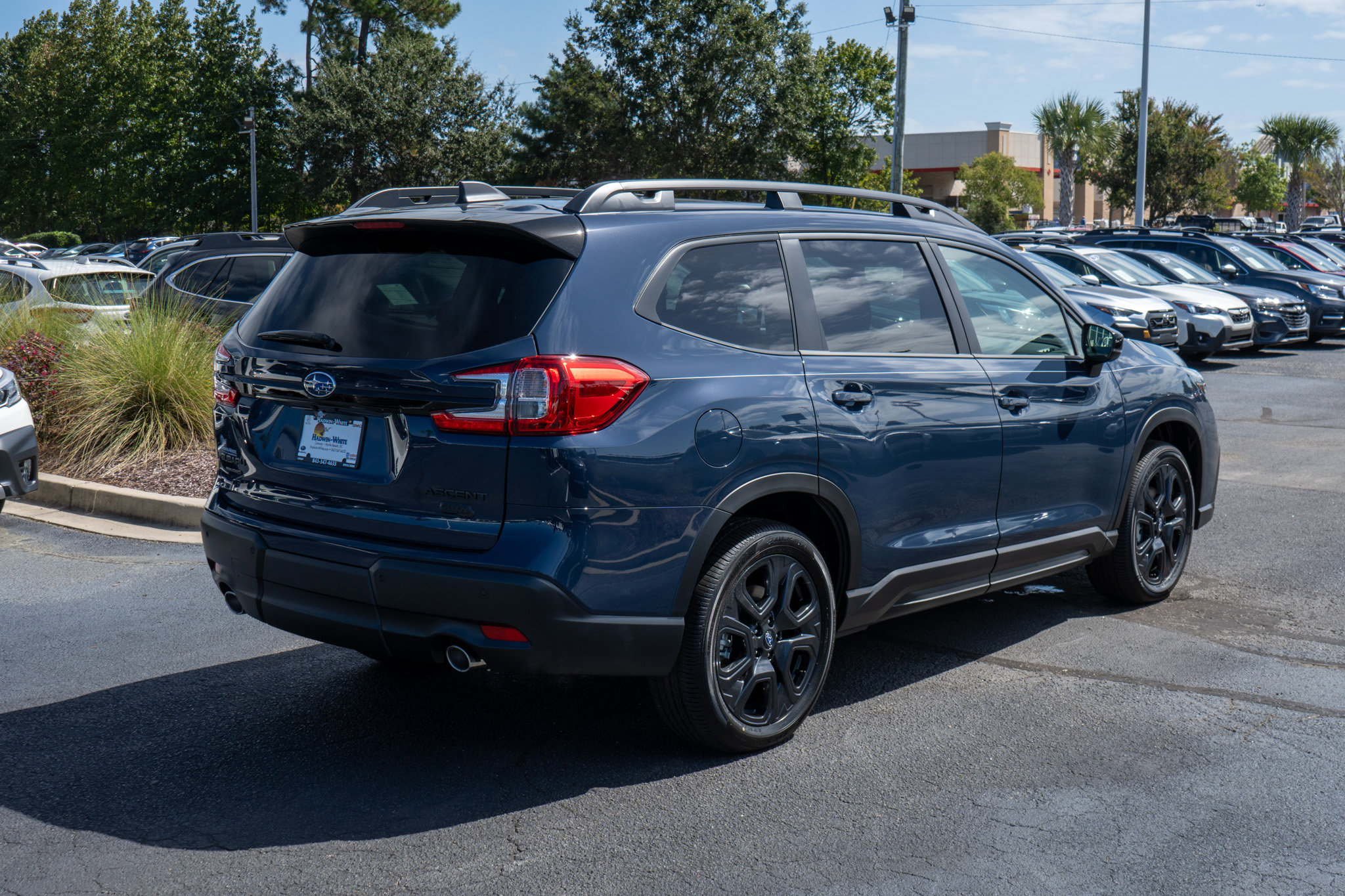 2025 Subaru Ascent Onyx Edition Touring photo 3