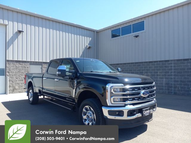 2025 Ford F-350 Super Duty Lariat's photo