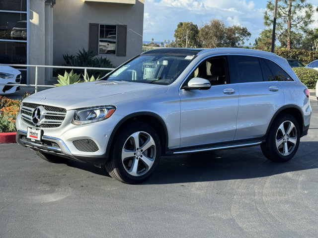 2016 Mercedes Benz GLC 300 4MATIC photo 4
