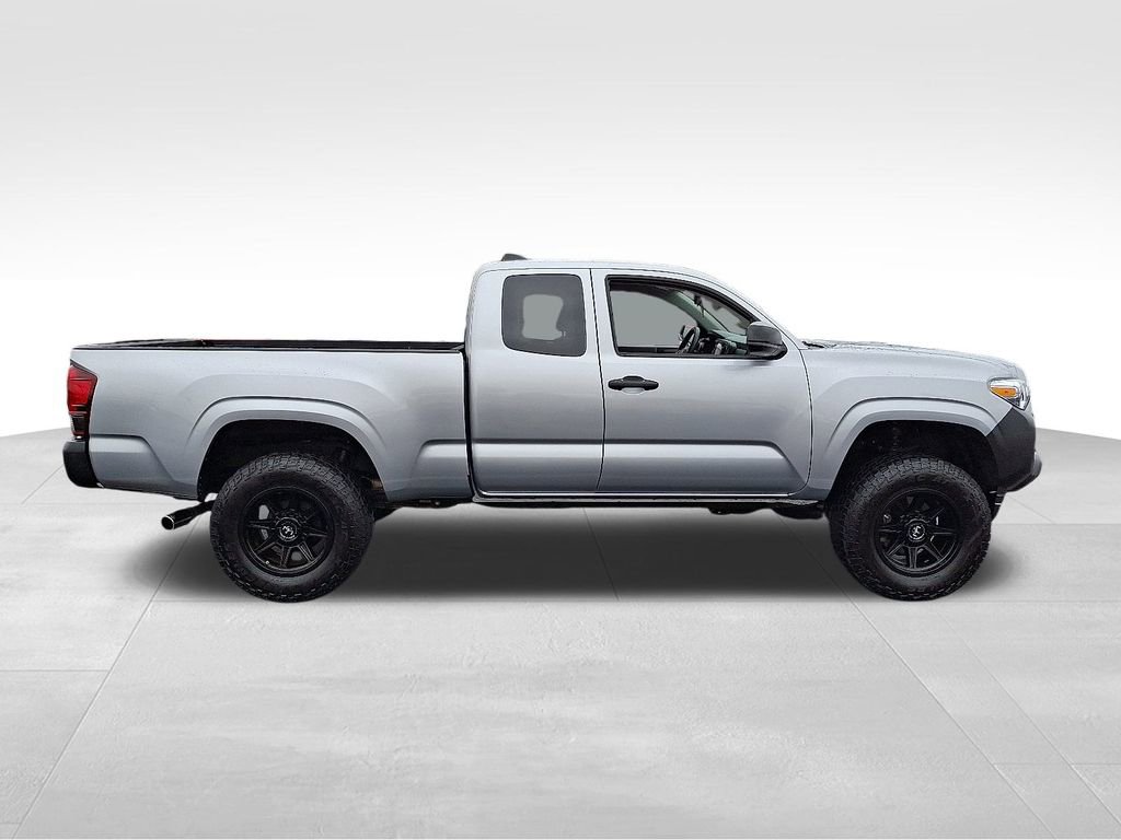 2022 Toyota Tacoma SR photo 7