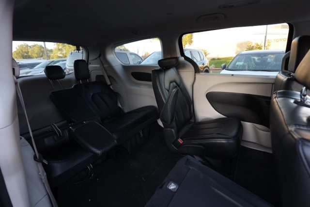 2023 Chrysler Pacifica Touring L photo 15