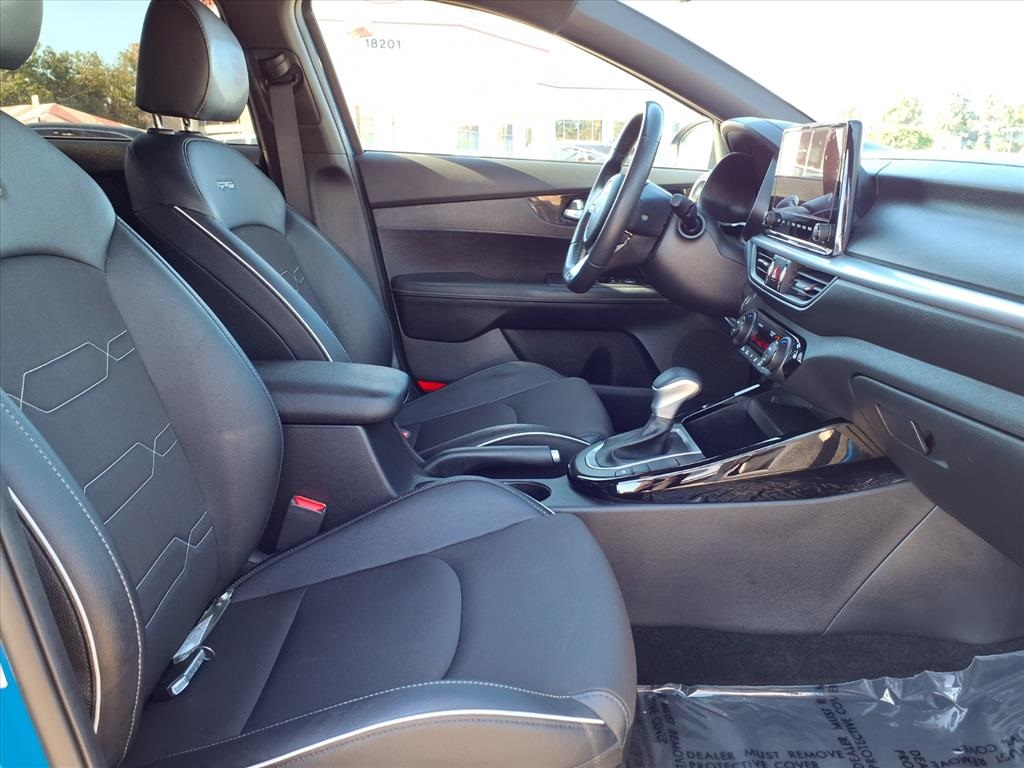 2023 Kia Forte GT-Line photo 7