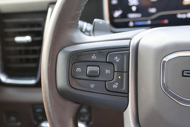 Used 2022 White Frost Tricoat GMC Denali image 35