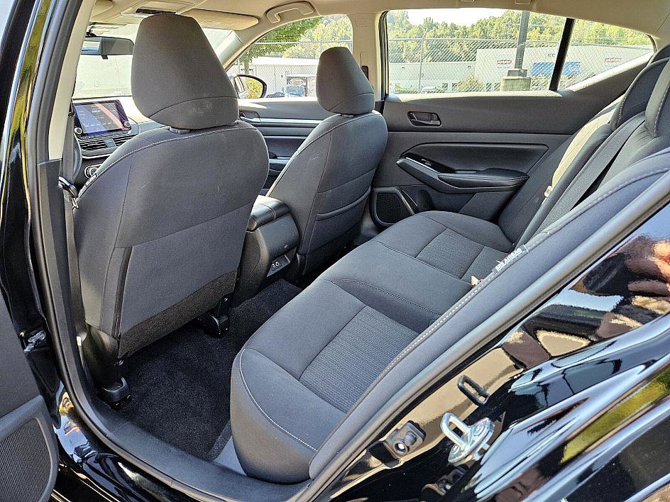 2023 Nissan Altima 2.5 SV photo 7