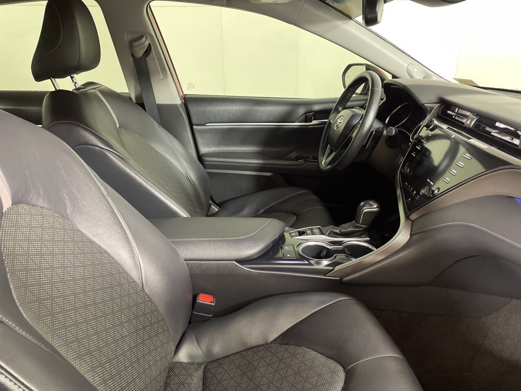 2019 Toyota Camry XSE V6 photo 12