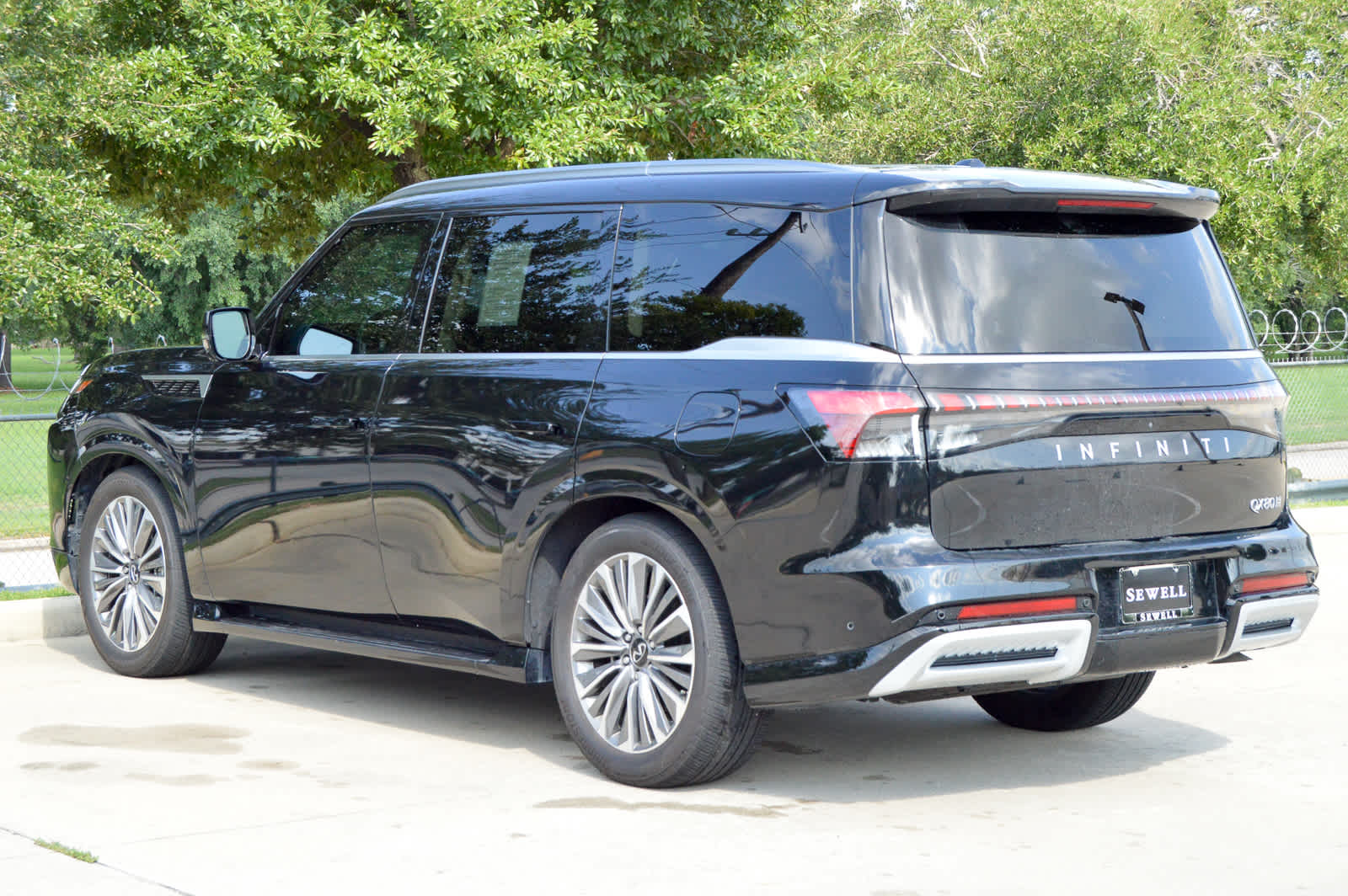 2025 Infiniti QX80 Sensory photo 6