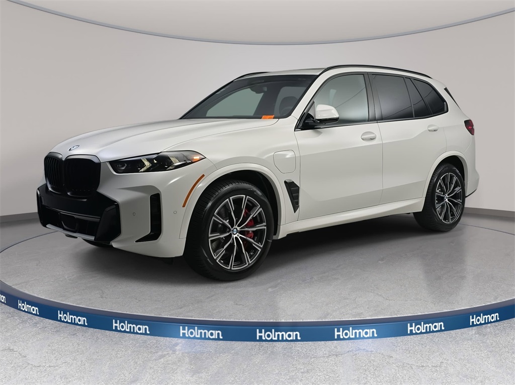 2026 BMW X5 50e's photo