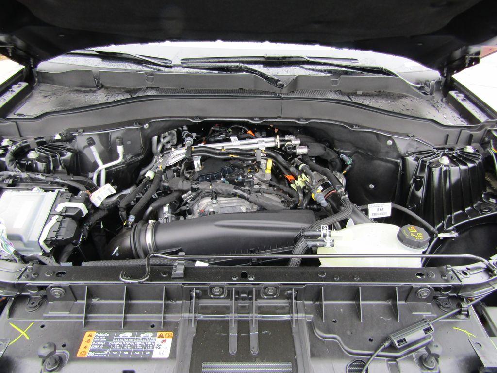 2025 Ford Explorer photo 33