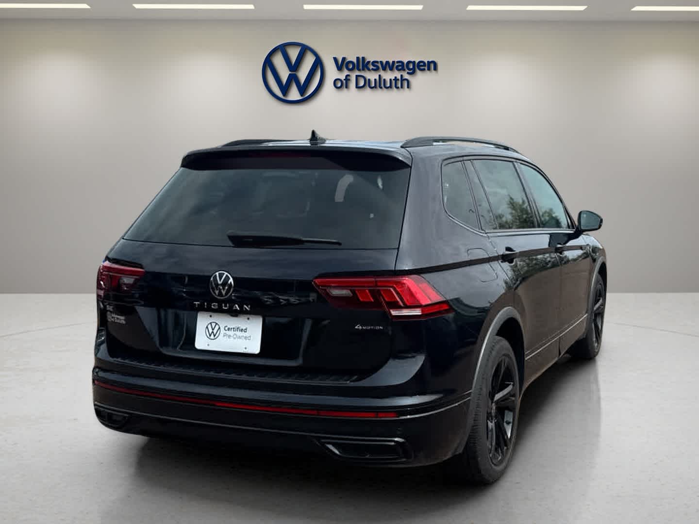 2023 Volkswagen Tiguan SE R-Line Black photo 5