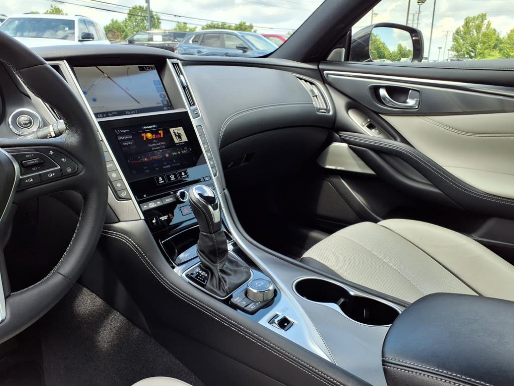 2022 Infiniti Q60 Luxe photo 26