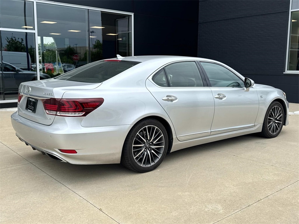 2013 Lexus LS 460 photo 3
