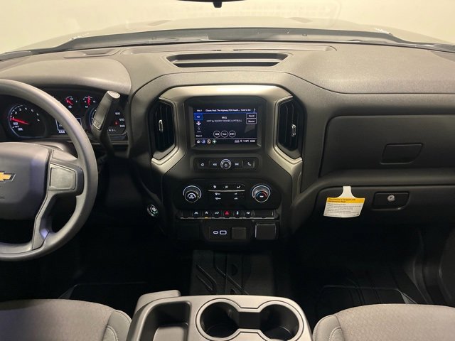 2025 Chevrolet Silverado 1500 Custom photo 2