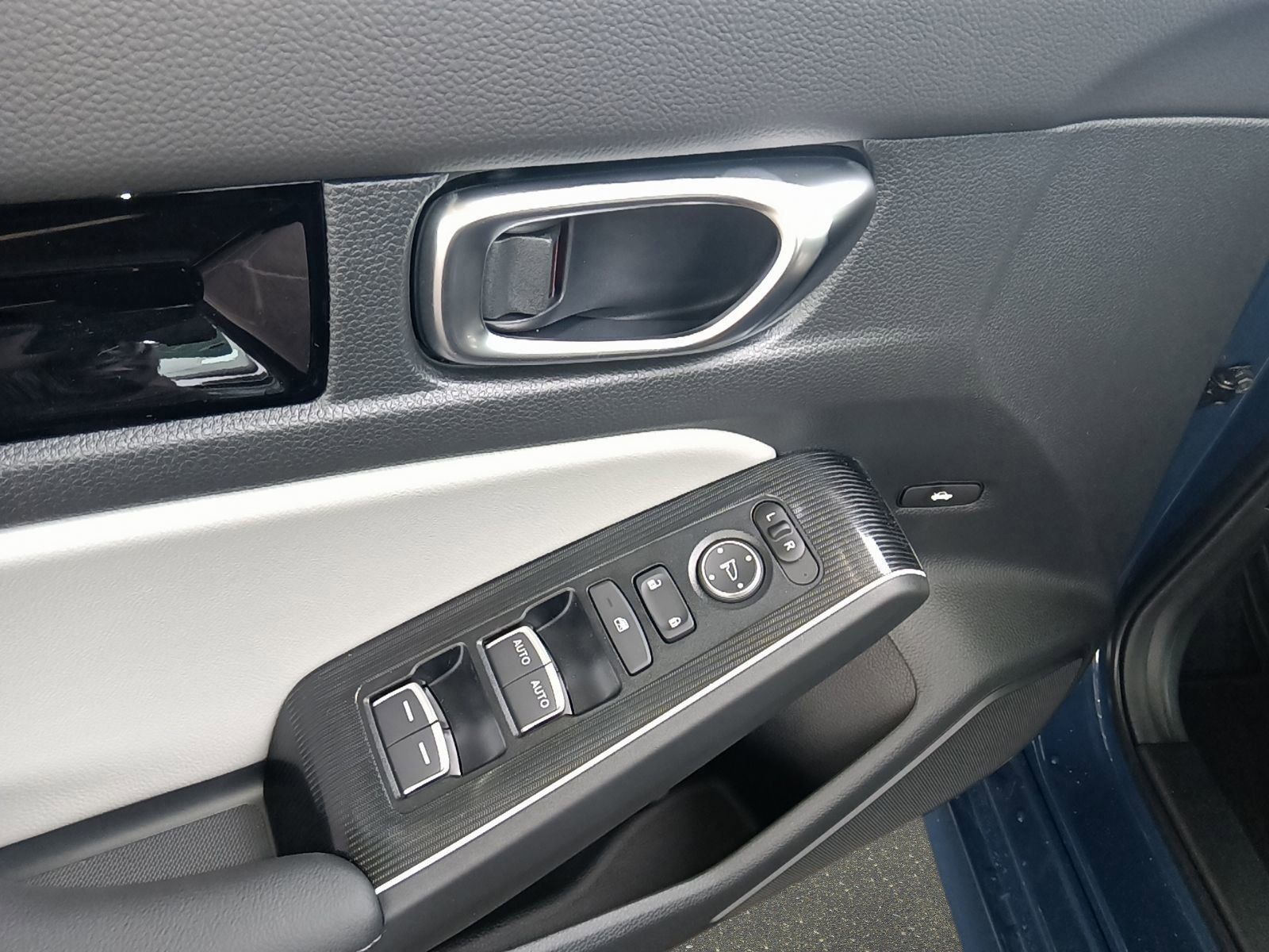 2026 Honda Civic Hybrid Sport Touring photo 21