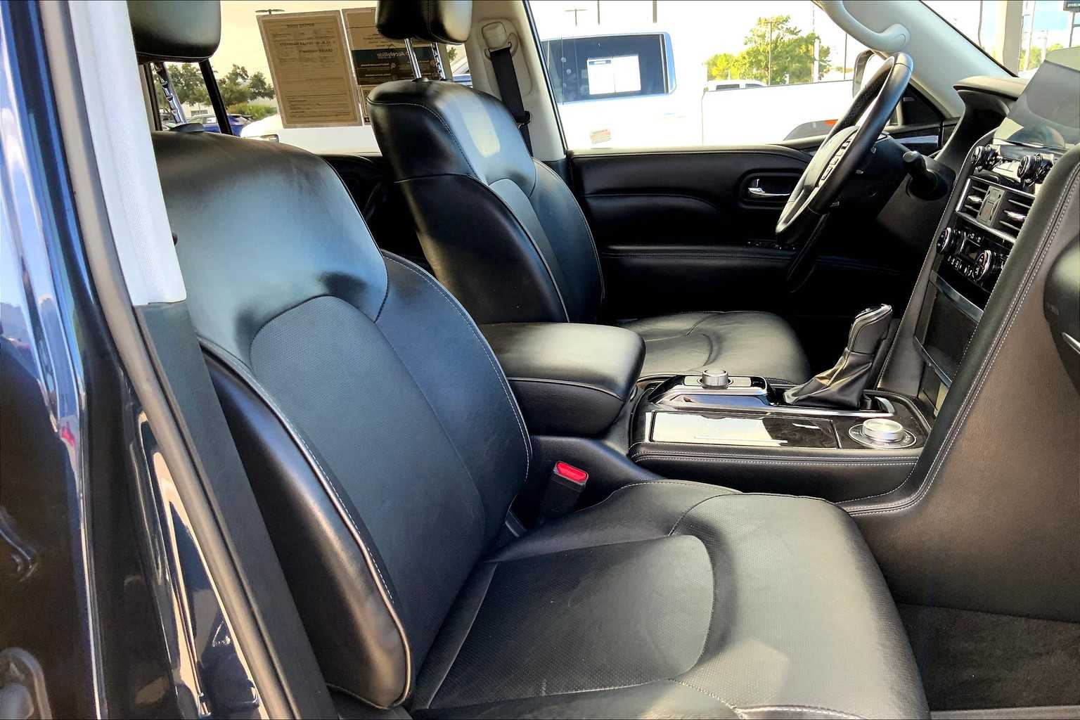2022 Infiniti QX80 Luxe photo 8