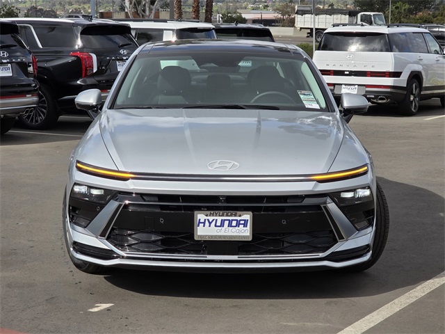 2025 Hyundai Sonata Hybrid Limited photo 2