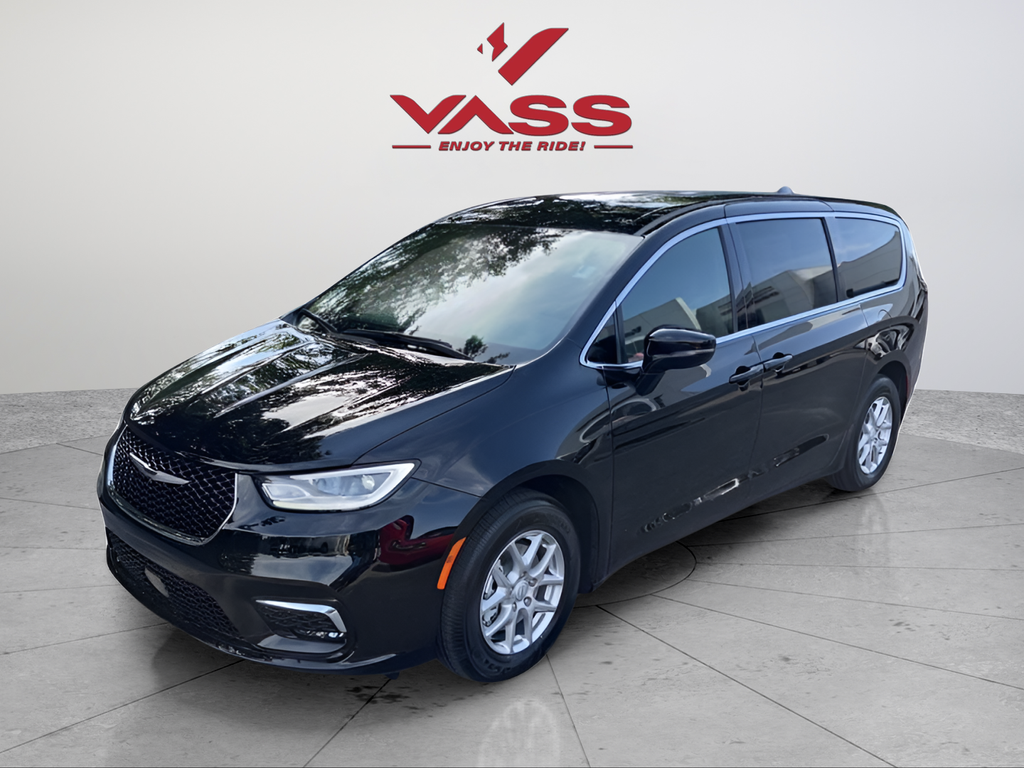 2026 Chrysler Pacifica Select's photo