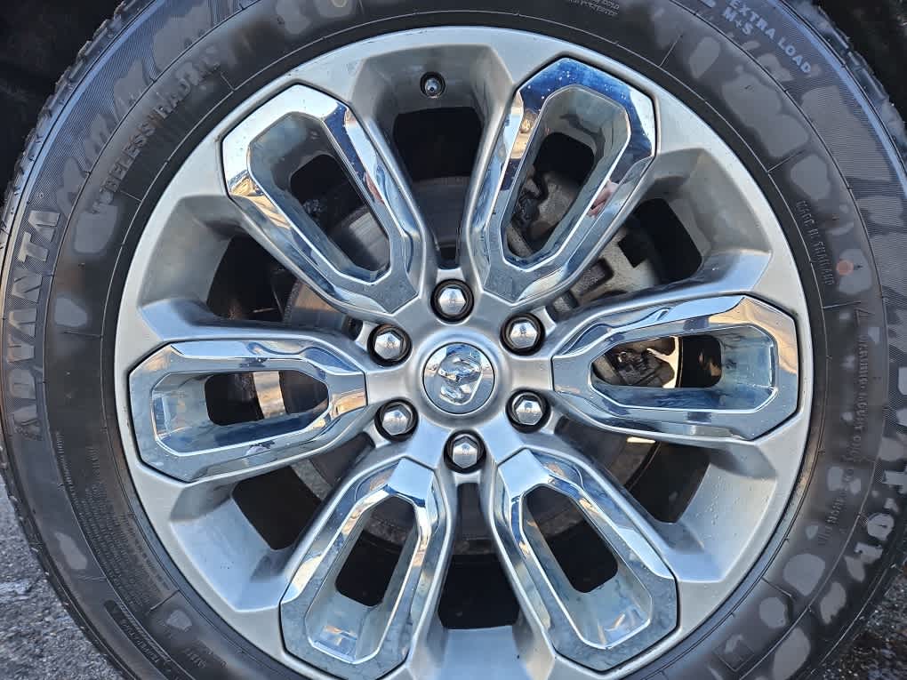 2022 Ram 1500 Laramie photo 2