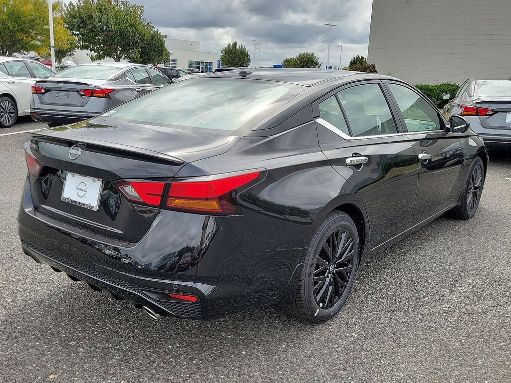 2025 Nissan Altima 2.5 SV photo 3
