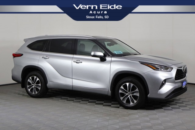 Pre-Owned 2021 Toyota Highlander XLE Sport Utility in Sioux Falls # ...