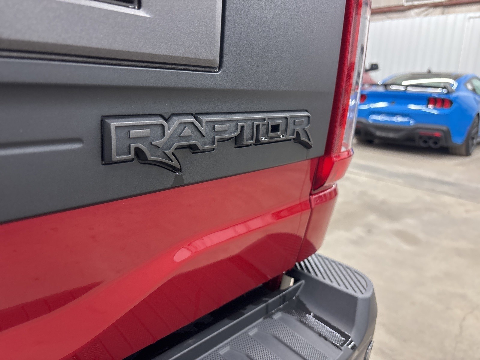 2023 Ford F-150 Raptor photo 7