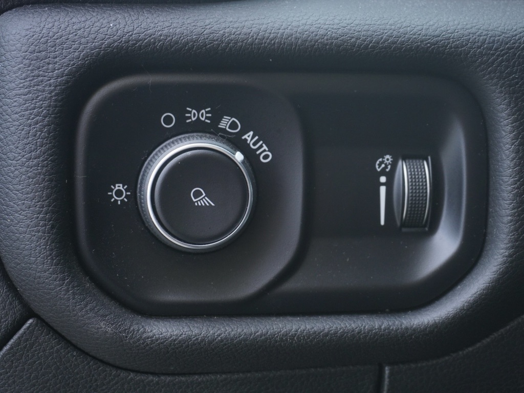 2024 Ram 1500 Laramie photo 11