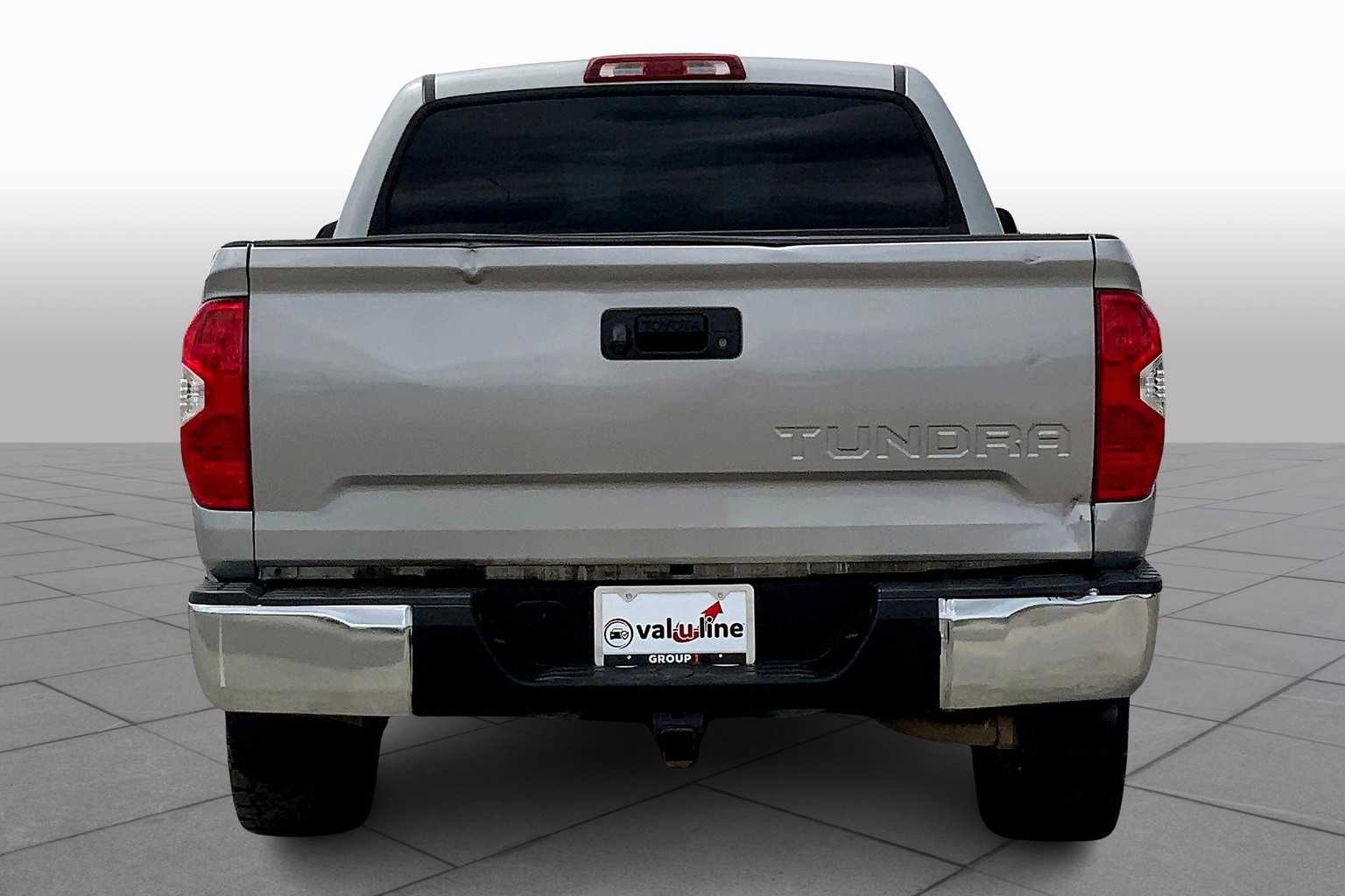 2017 Toyota Tundra SR5 photo 4