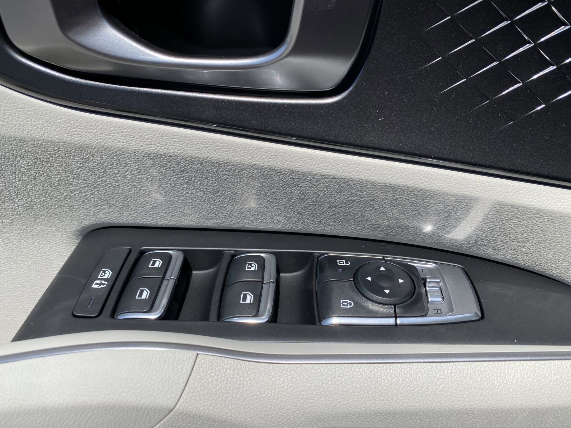 2025 Kia Sorento S photo 11