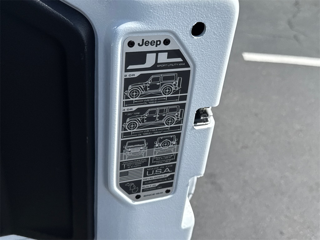 2022 Jeep Wrangler Unlimited High Tide photo 14