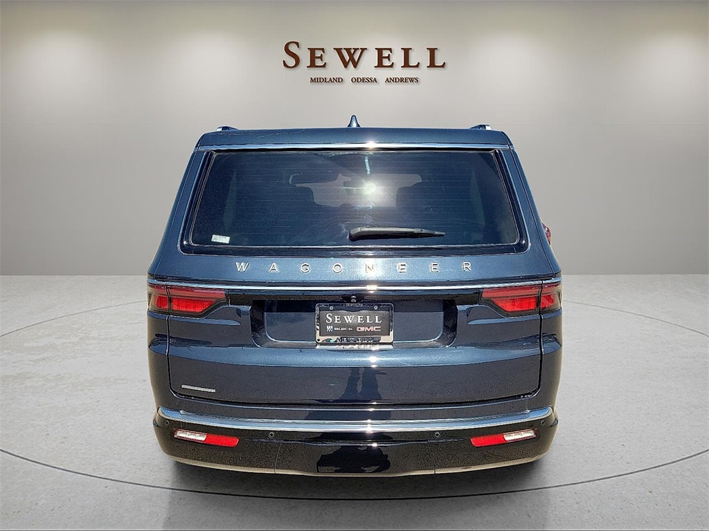 2023 Jeep Wagoneer Base photo 4