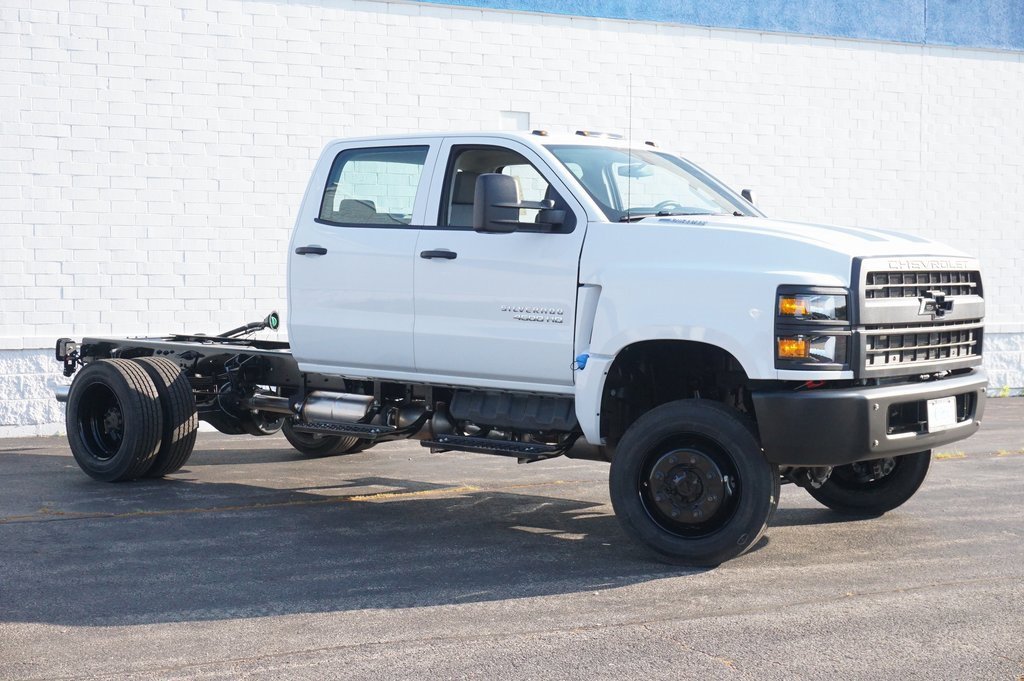 2025 Chevrolet Silverado 4500HD Work Truck photo 3
