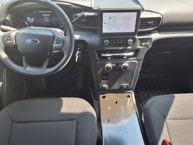 2025 Ford Explorer photo 4