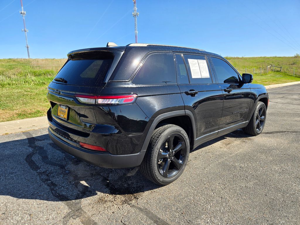 2023 Jeep Grand Cherokee Altitude X photo 2