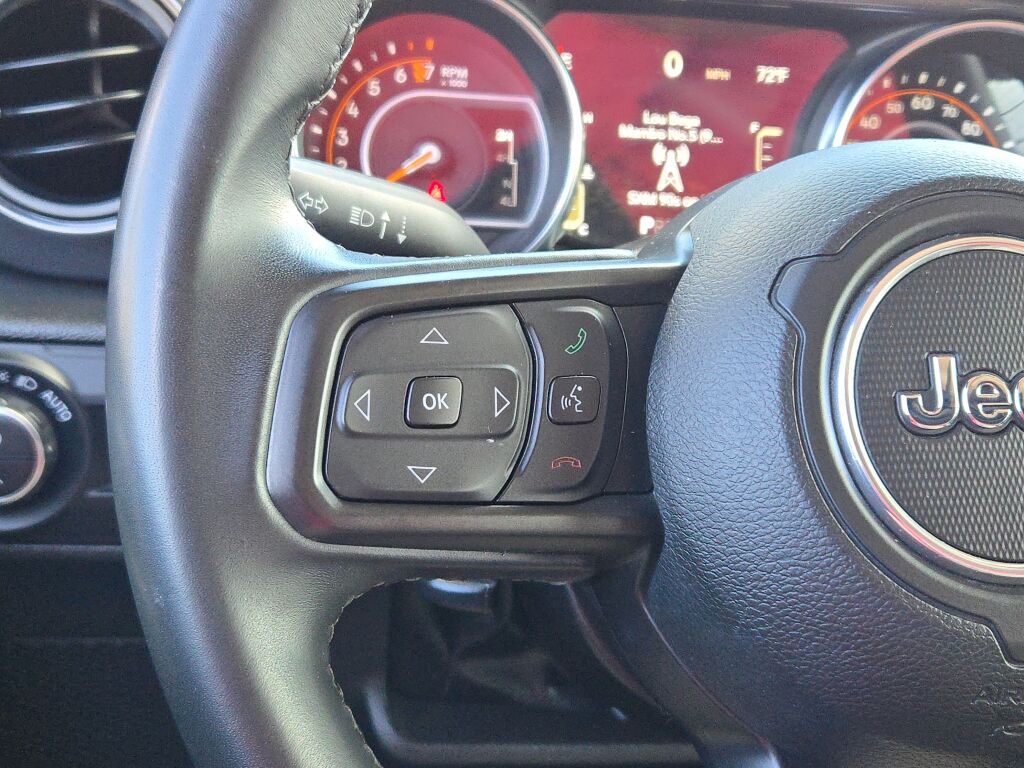 2022 Jeep Gladiator Altitude photo 32
