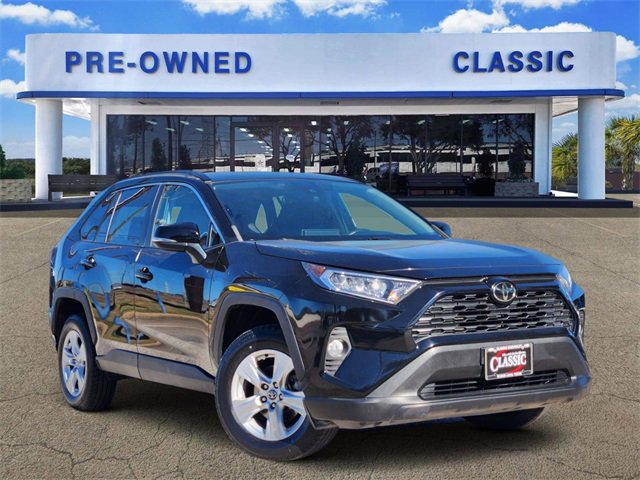 2021 Toyota RAV4 XLE's photo