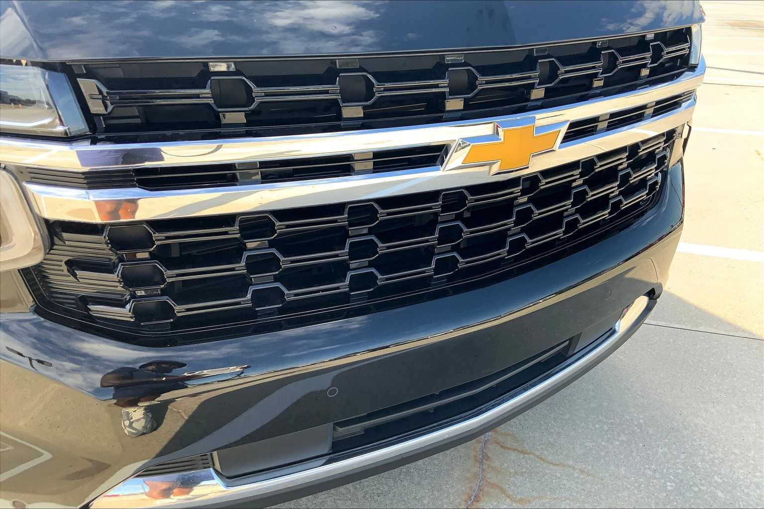 2023 Chevrolet Suburban LS photo 25