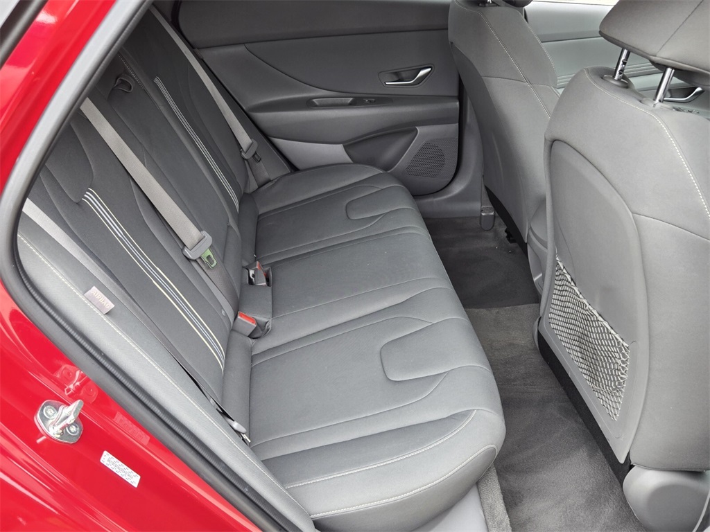 2024 Hyundai Elantra SEL Convenience photo 14