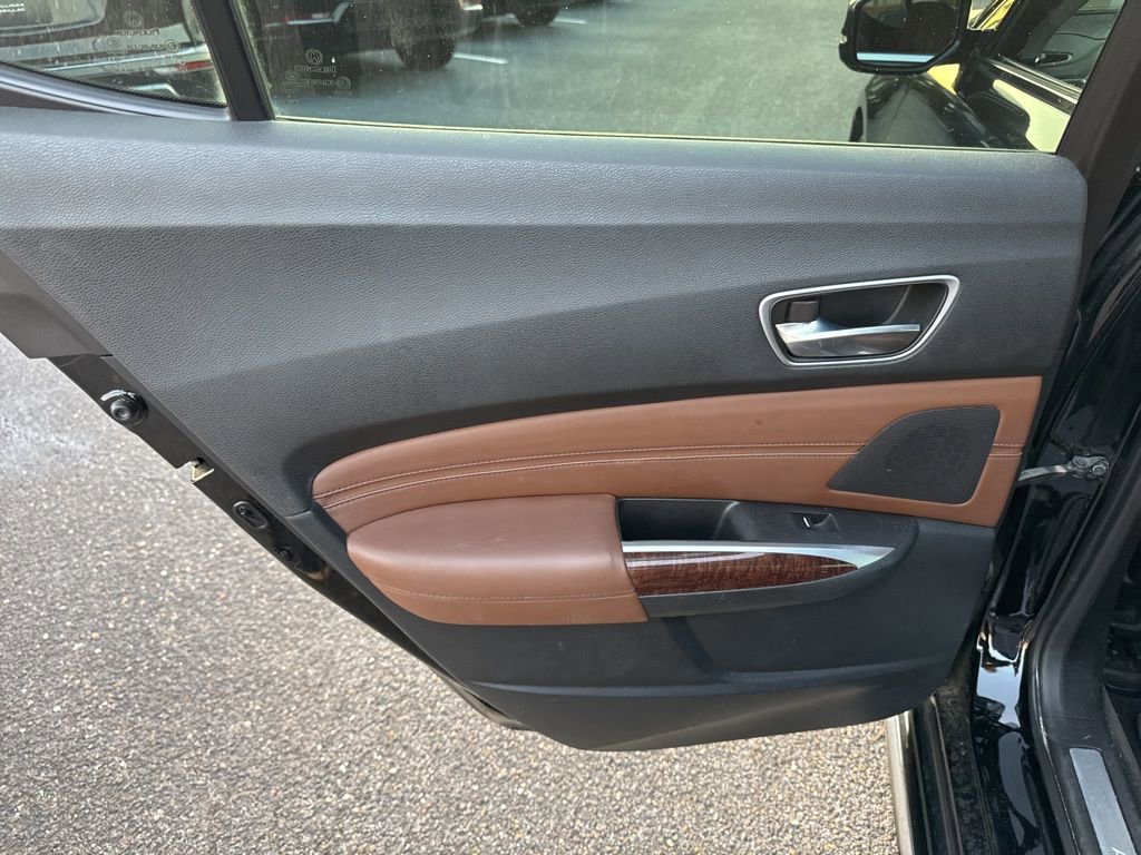 2018 Acura TLX Technology photo 11