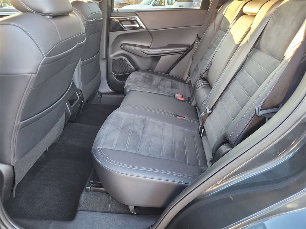 2024 Mitsubishi Outlander SE photo 15