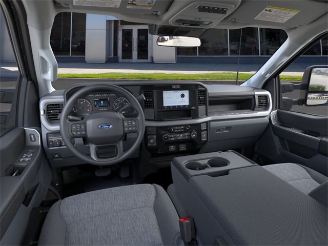 2026 Ford F-350 photo 9