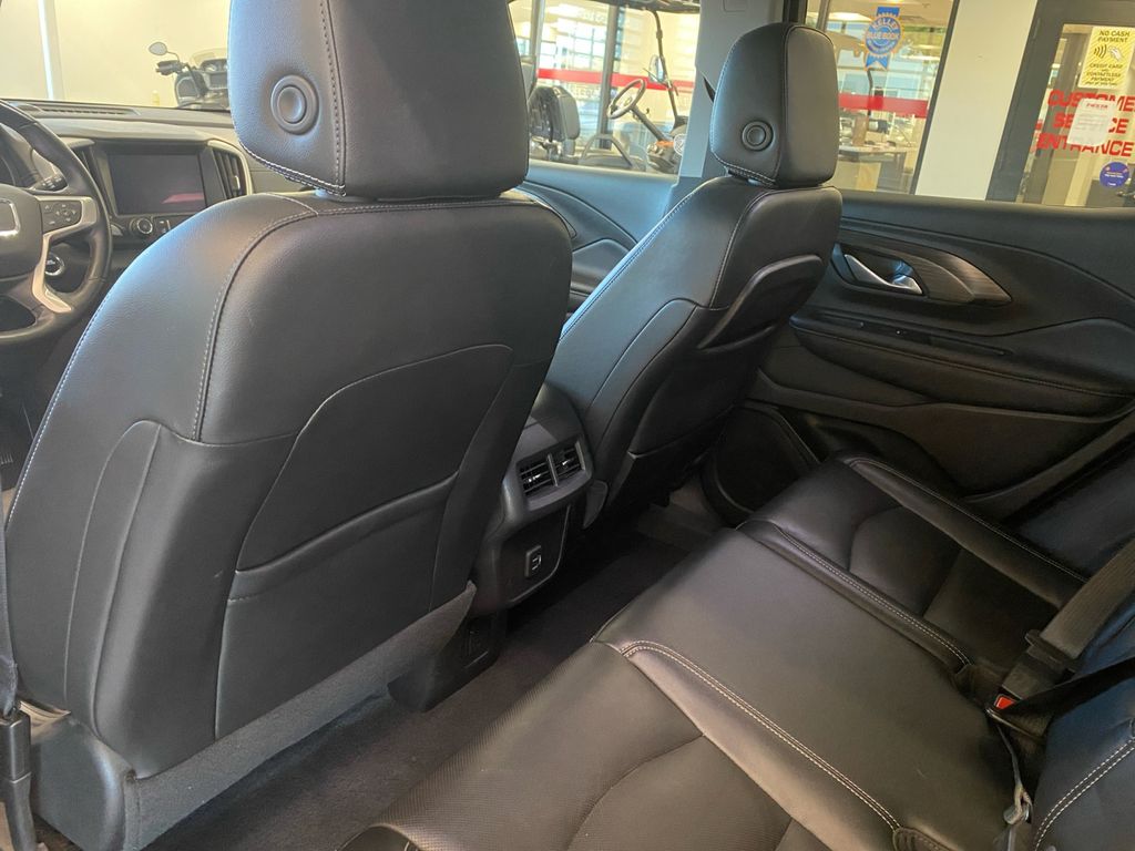 2024 Gmc Terrain SLT photo 17