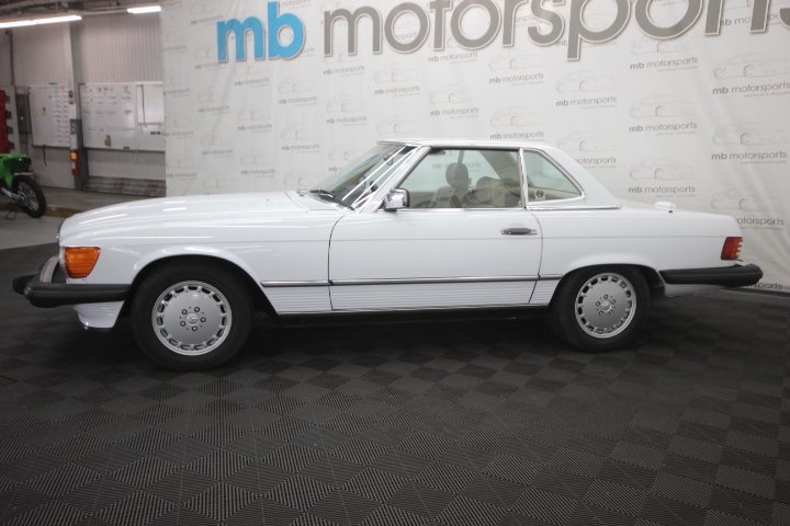 1988 Mercedes Benz 560 photo 2