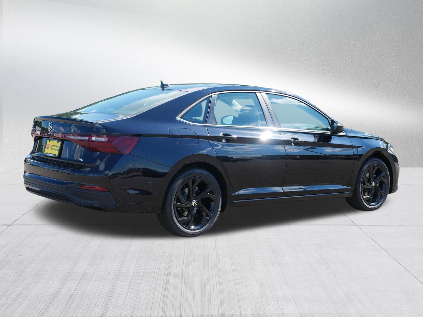 2025 Volkswagen Jetta SE photo 3