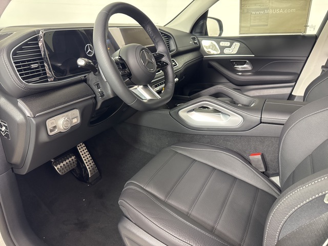 2026 Mercedes Benz GLS 450 4MATIC photo 9
