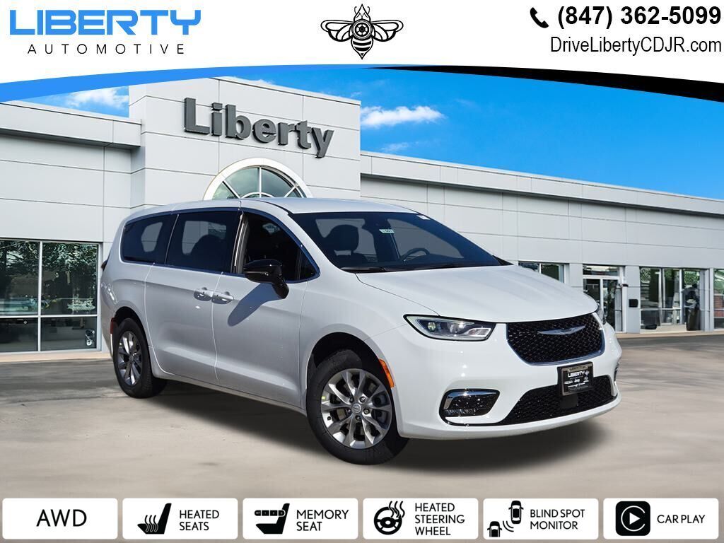2026 Chrysler Pacifica Select's photo