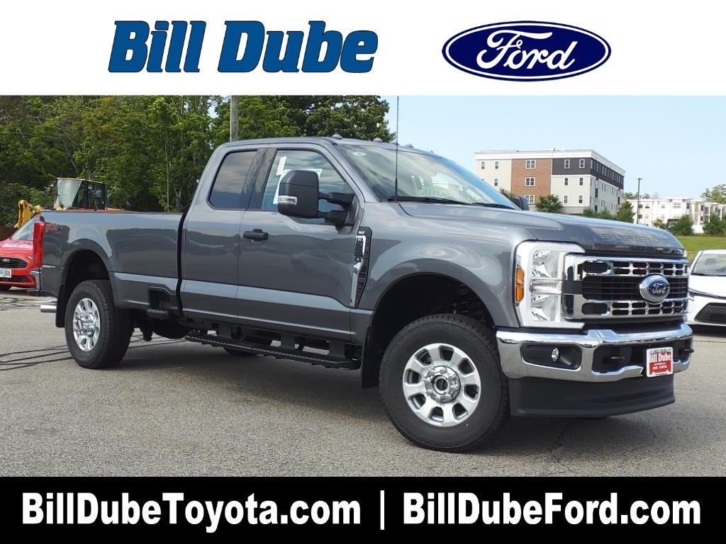 New 2024 Carbonized Gray Metallic Ford XLT image 1